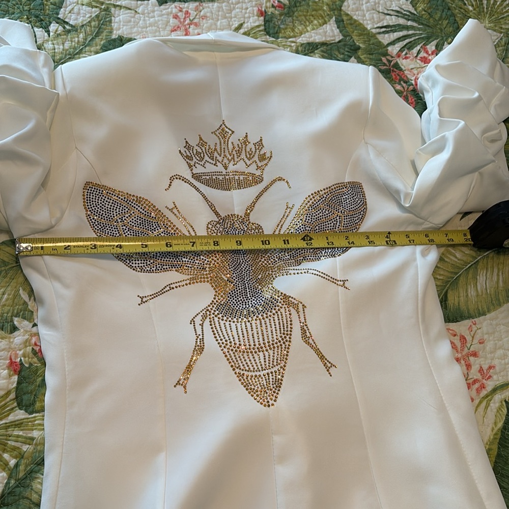 *Elegant Embellished White Blazer Jacket w Queen Bee Beaded Design Shawl Lapel - Picture 15 of 16